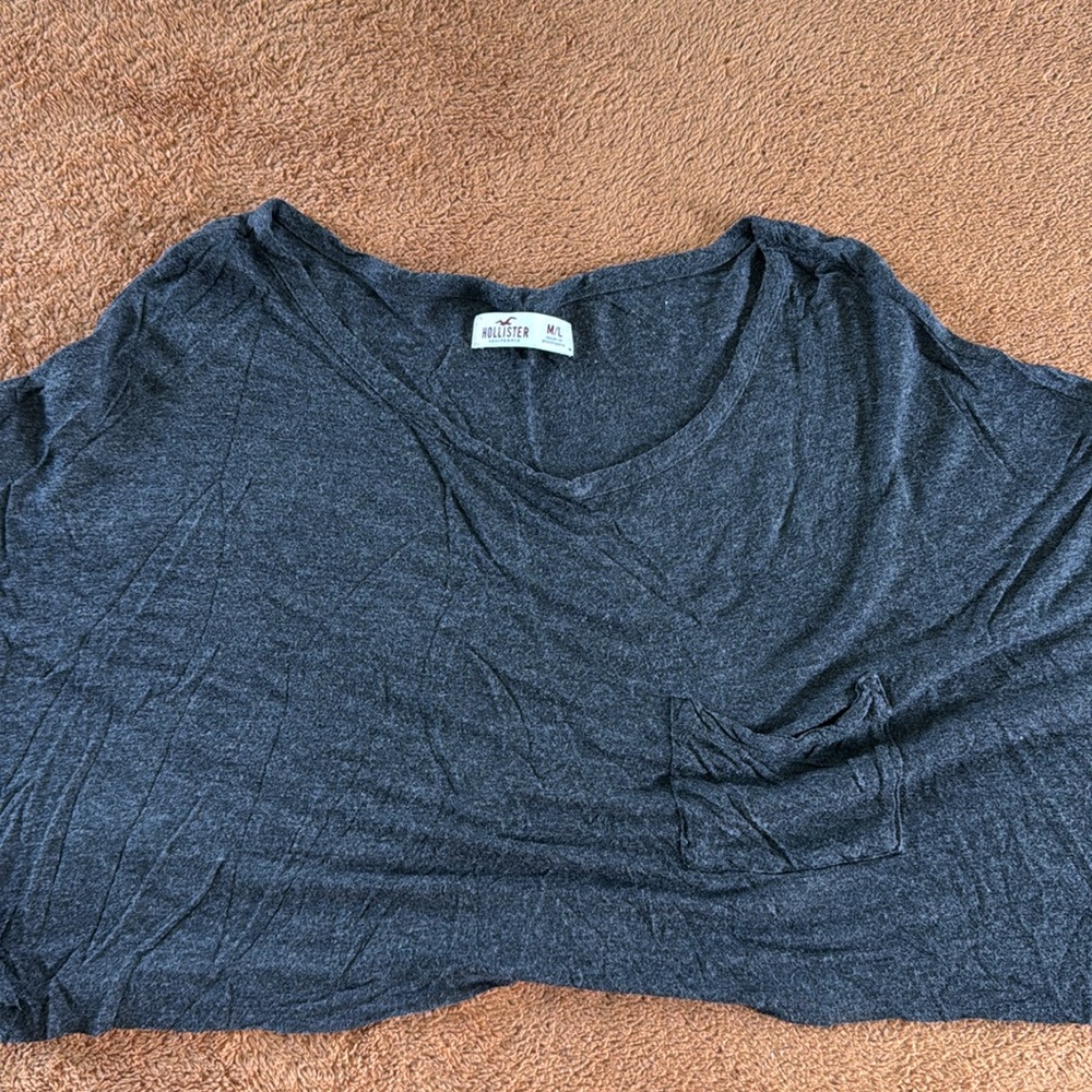 Hollister & Gilly Hicks 5 pack tees and grey blue white tanks - Picture 7 of 8